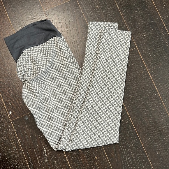 Scrunch bum Yoga Pants Small Grey White - Picture 1 of 5